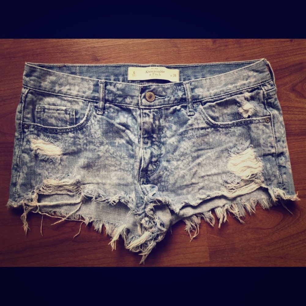 Abercrombie & Fitch Distressed Shorts Size 6 W28